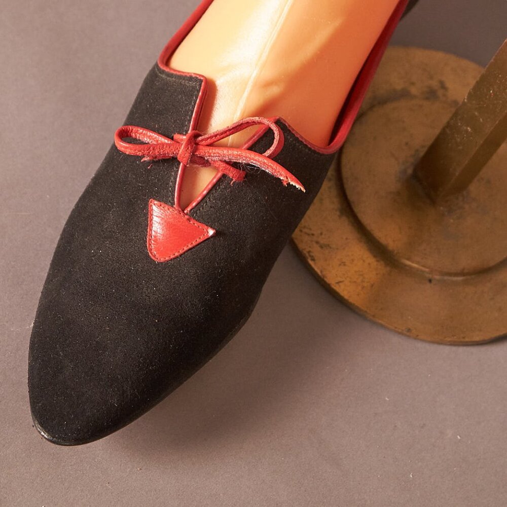 1960s Black Suede Red Trim Pointy Flats Shoes